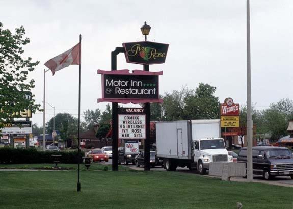 Ivy Rose Motor Inn Windsor Exterior photo